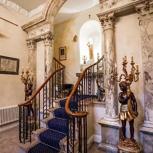 Grosvenor Bed & Breakfast